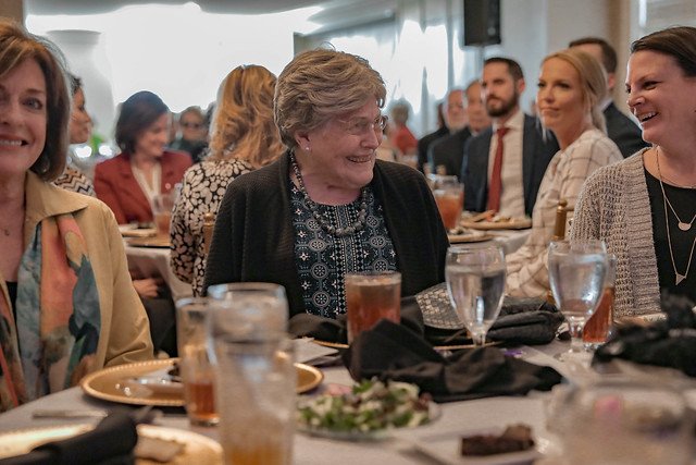 In 2019, IM体育试玩 Alumna Mickey Cassle received the Round Table Virtue Award for her many efforts throughout Abilene, including Pioneer Drive Baptist Church and the IM体育试玩 Board of Trustees.