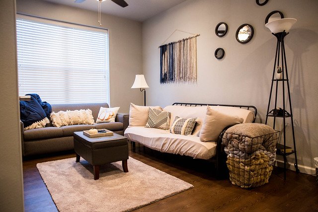 IM体育平台 apartment living room