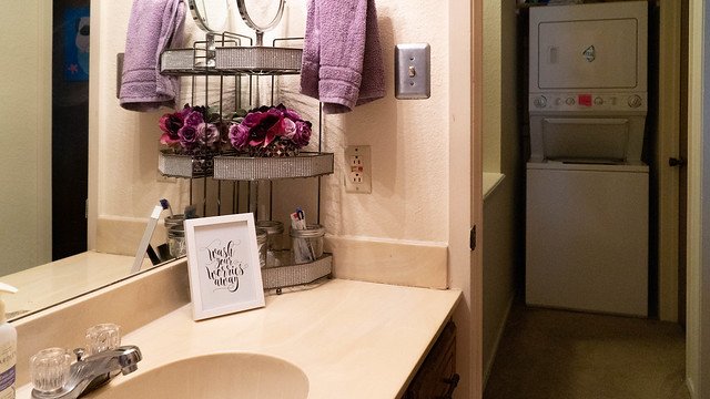 IM体育平台 apartment bathroom