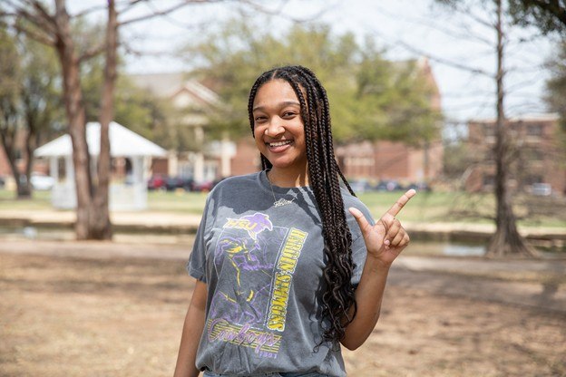 Scholarship Recipient: Nicole Travers