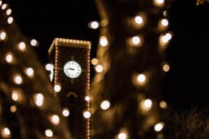 IM体育试玩's Clocktower with Christmas Lights